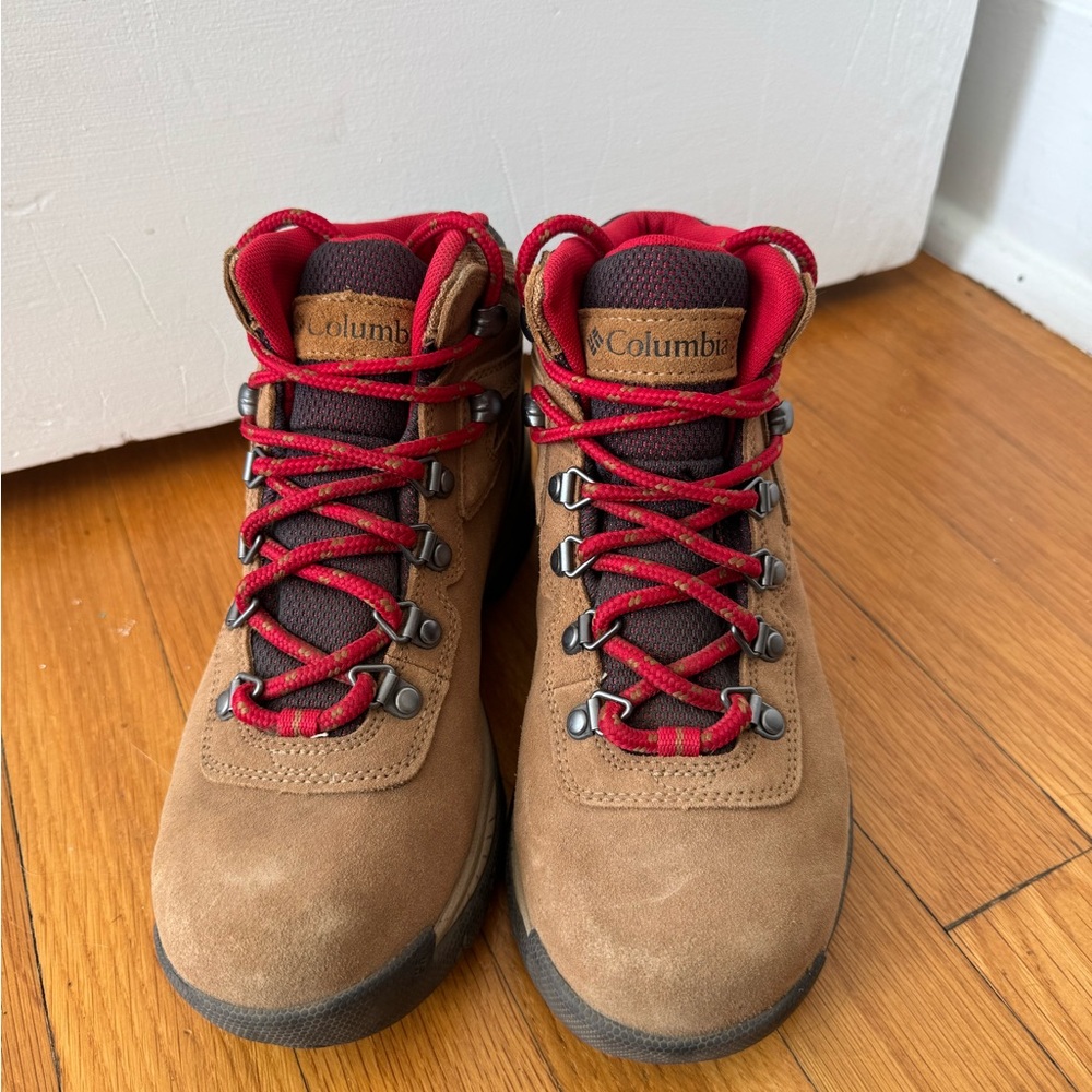 Columbia Newton Ridge Plus Waterproof Amped